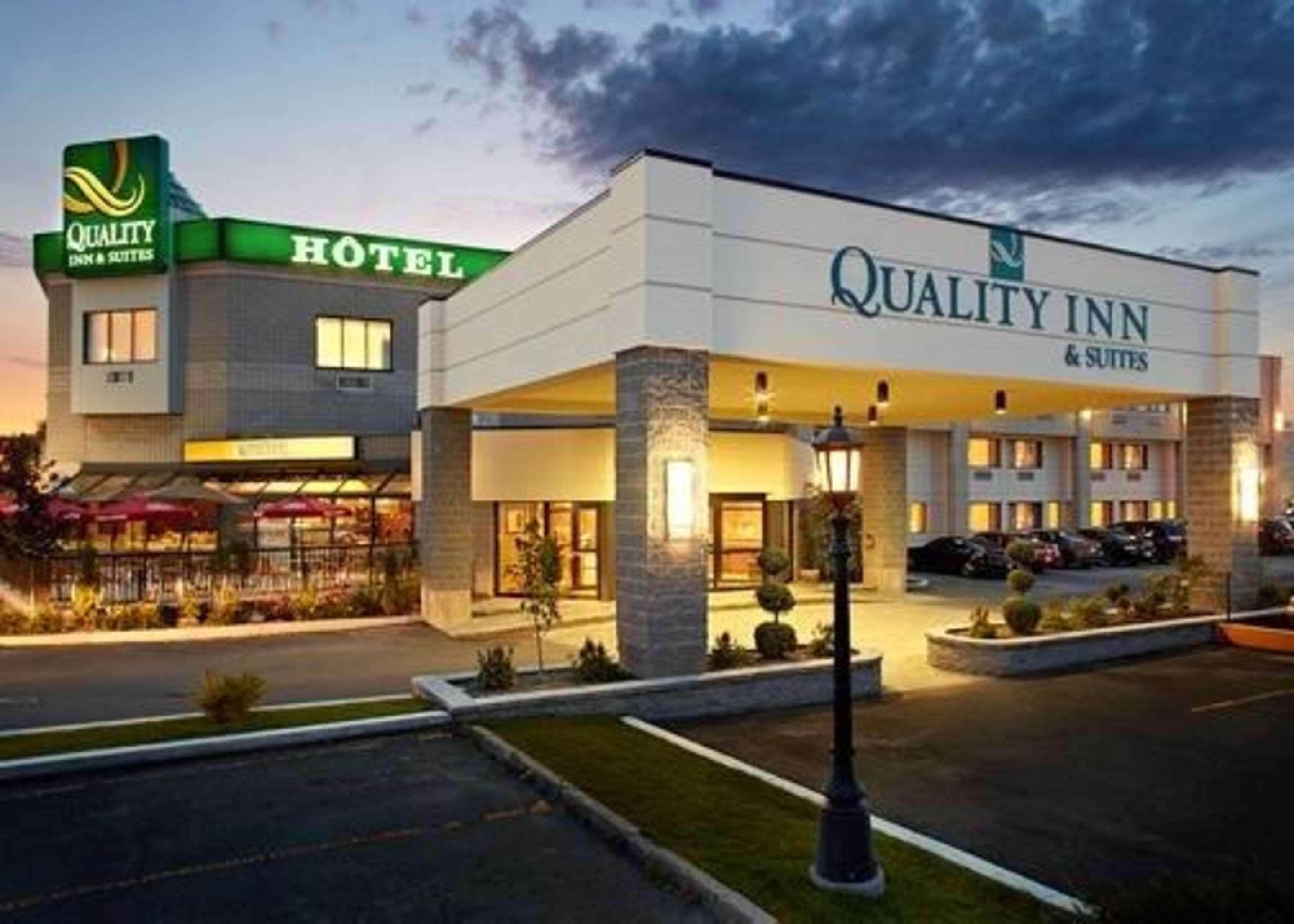 Quality Inn & Suites Brossard Exterior foto